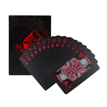 Carte de poker fond noir index rouge