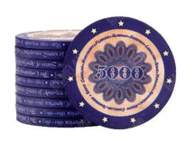 Jeton de poker Texas Hold'em de couleur bleu et de valeur 5 000.