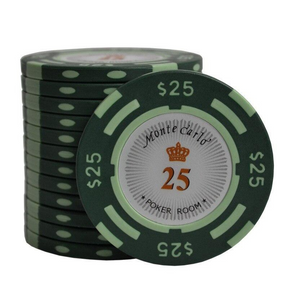 Une pile de jeton de poker monte carlo vert de valeur 25.
