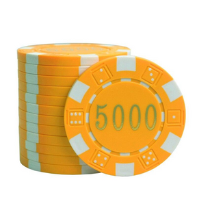 Le jeton de poker DICE jaune avec la valeur 5000 inscrit au milieu