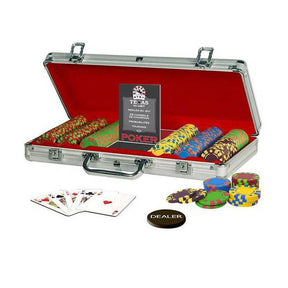 Présentation d'une malette de poker 300 jetons en aluminium avec intérieur rouge et deux jeux de cartes