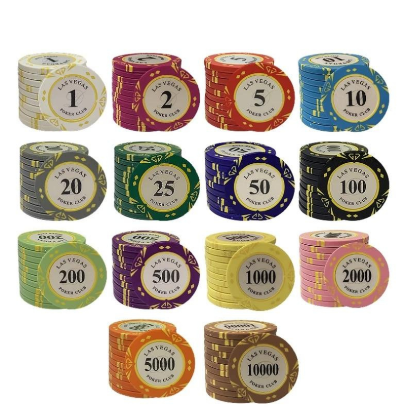 Présentation en différentes piles de toutes les couleurs et les valeurs des jetons de poker Las Vegas